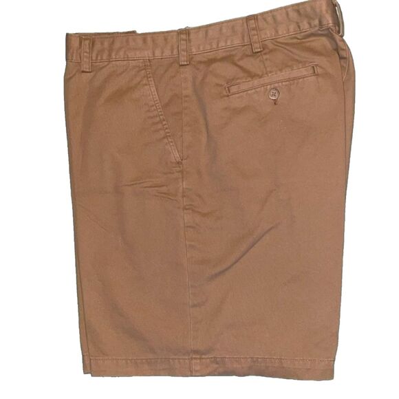 Van Heusen khaki 38 waist men’s shorts EUC 100% Cotton 8” inseam, flat front - Picture 2 of 12
